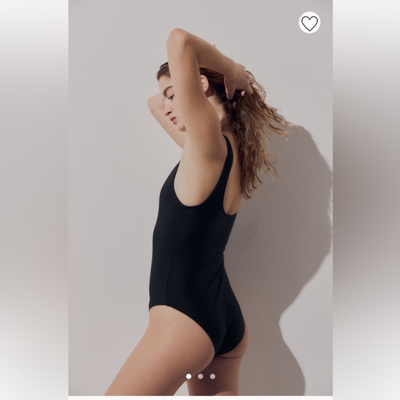 BNWT H&M Firm Shape Swimsuit - Picture 3 of 8